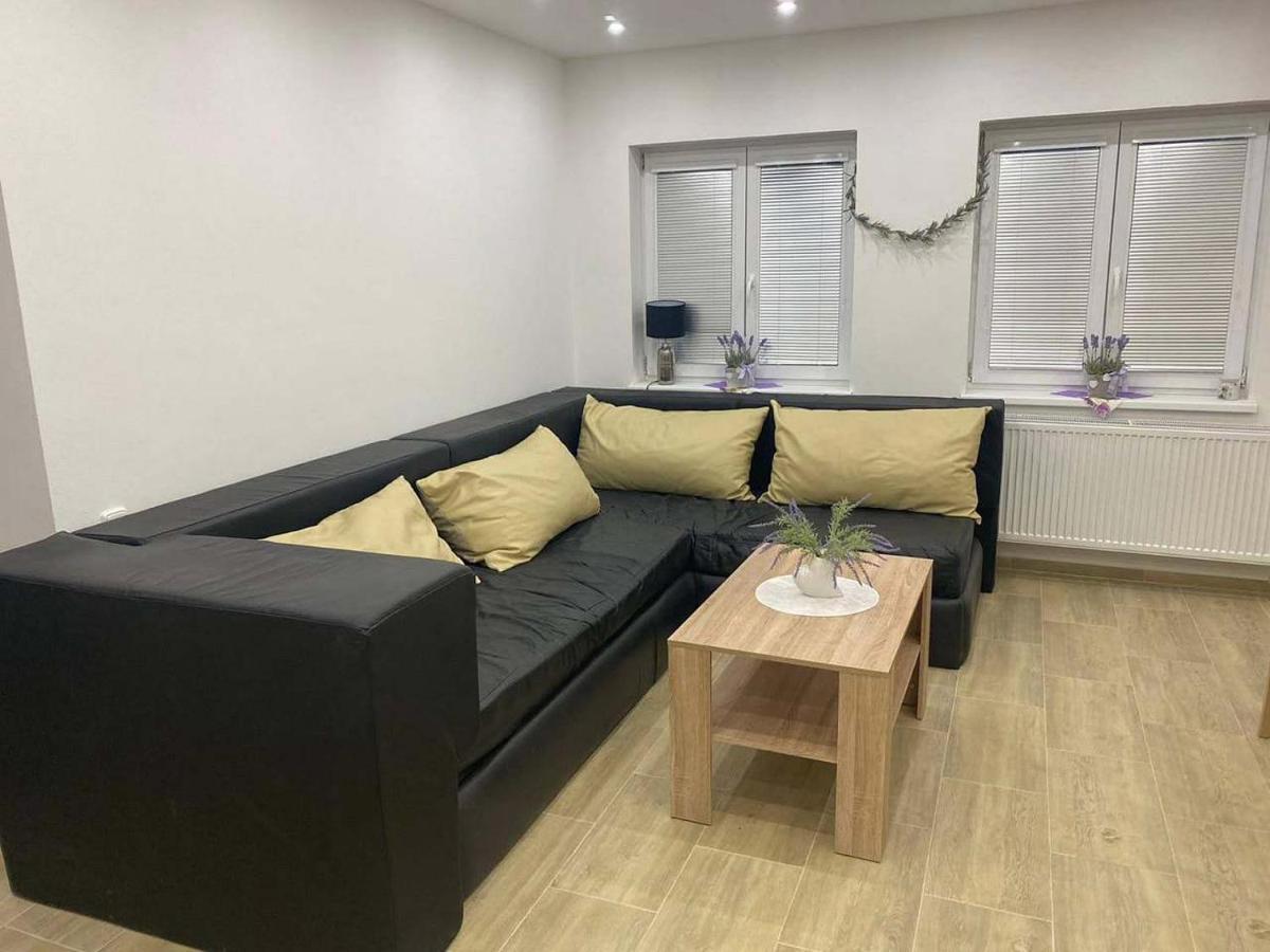 Květinové apartmány u Jordů Marenice Exterior foto